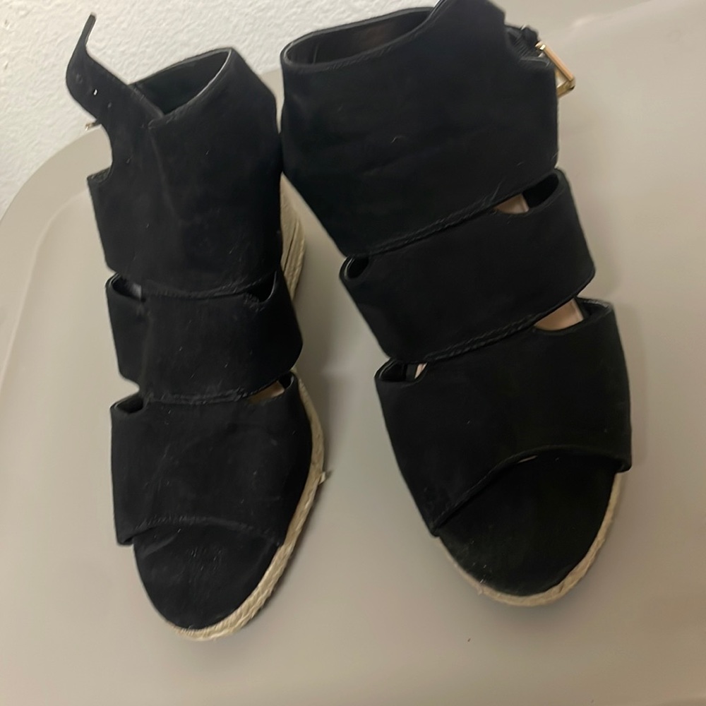 Black sandals wedges